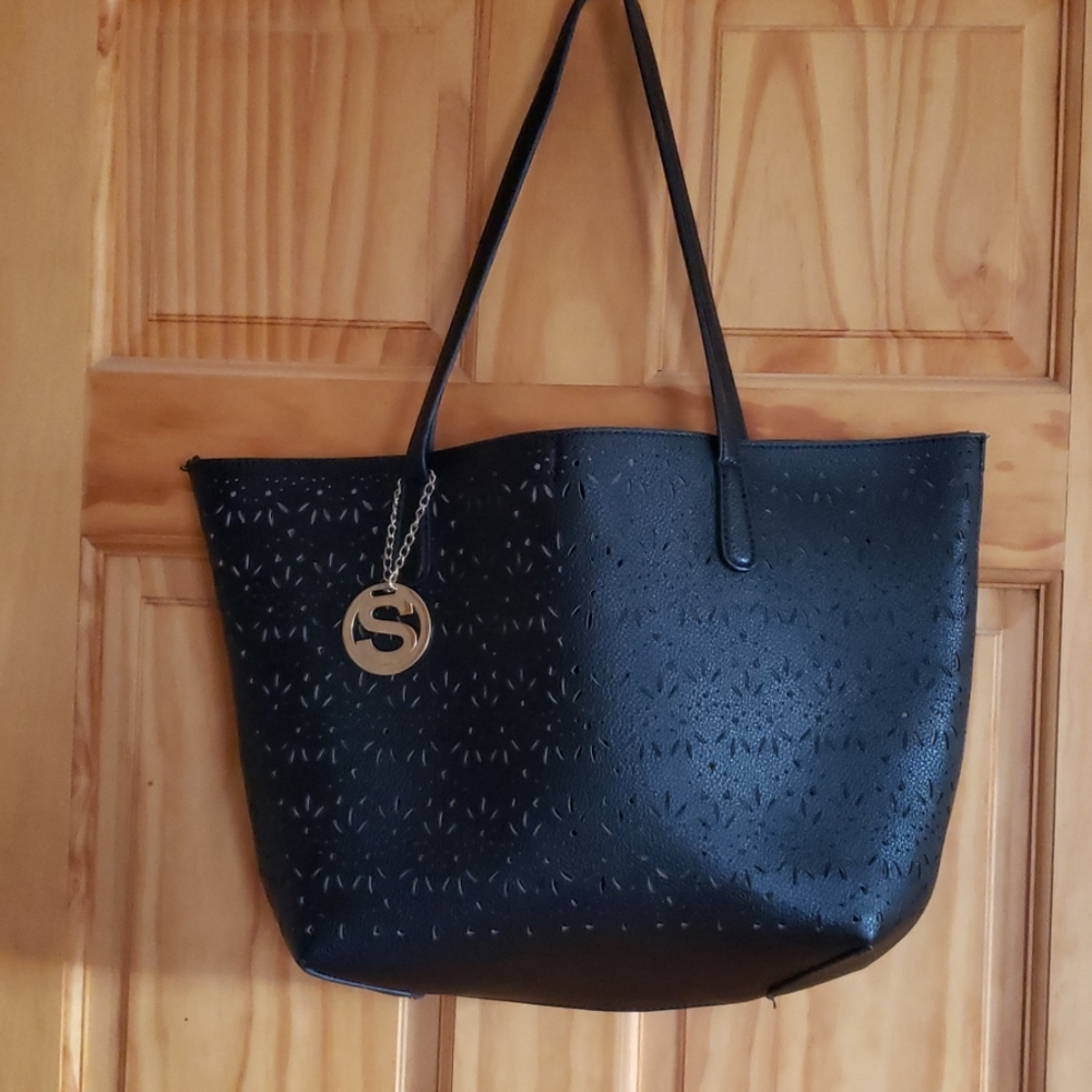 Black tote